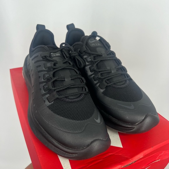 Nike Women’s Air Max Axis Black Size 9.5 - Picture 3 of 5